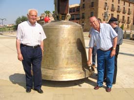 La Asociación Amigos de la Catedral recibió con entusiasmo las campanas restauradas
