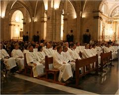 El cardenal García-Gasco impondrá las tunicas blancas a miembros del Camino Neocatecumenal