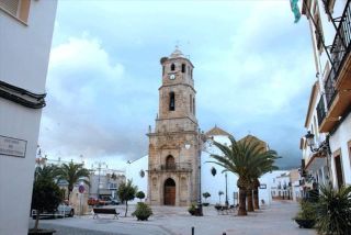 La parroquia de San Isidro lucirá la semana próxima nuevo reloj y el campanario restaurado