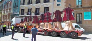 Las campanas de la catedral de Pamplona, en su llegada a la capital navarra en el día de ayer, después de haber sido restauradas en Valencia - AUTOR: OLLO, José Luis