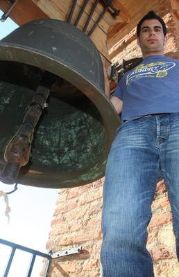 Jorge en el campanario de la igelsia de Villavante - AUTOR: NORBERTO