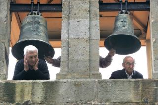 El problema de las campanas en España: ¿molestan o no? - Autor: MIÑANA, Fernando