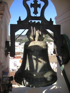 La campana antes de la restauración - Autor: GÓMEZ, Francisco (INDUSTRIAS MANCLÚS S. C. V.)