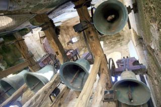 Las cinco campanas de la Catedral - Autor: RIERA, Juan A.