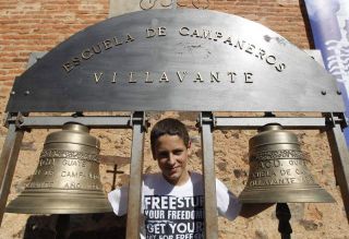 Beñat Abasolo, con tan sólo 13 años, es el campanero más joven que se dio cita en Villavante.  - Autor: JESÚS