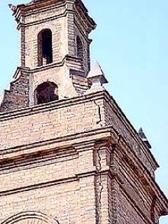 Grietas en la torre de San Isidro