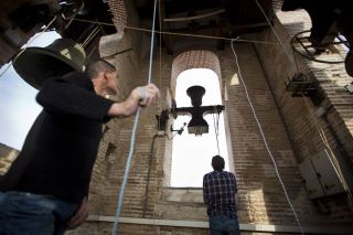 Toque manual de campanas en San Nicolas casi cuarenta años despues de la mecanizacacion de las mismas - Autor: CABALLERO, Germán
