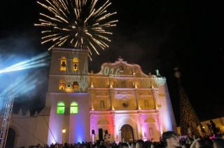 Comayagua es el epicentro de la celebración de Año Nuevo en Honduras con su tradicional festejo de las 12 Campanadas en la catedral - Autor: EL HERALDO