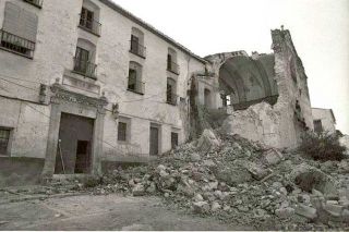 Hui fa vint-i-set anys que el campanar de Sant Agustí de Xàtiva va caure - Autor: ANÒNIM