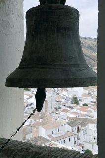 Campana de la Iglesia de Santa Ana, en Alozaina, Málaga - Autor: EL MUNDO