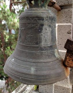 La campana de los cuartos, fabricada en 1764, es la campana más antigua de Teror (Autor de la foto: Héctor Vera. Propiedad: Basílica de Ntra. Sra. del Pino, Teror) - Autor: VERA, Héctor