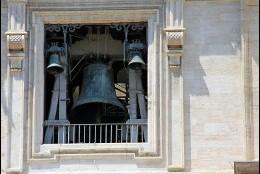 Una de las campanas de la Basílica de San Pedro del Vaticano - Autor: RELIGIÓN DIGITAL