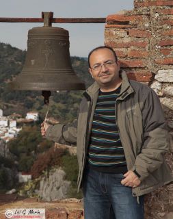 La campana y el visitante - Autor: G. MARÍN, Luis