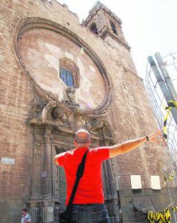  Un volteo de campanas causa la caída de cascotes de la torre de los Santos Juanes  - Autor: MORENO, Paco