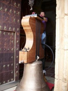 Una de las campanas recién restauradas. - Autor: Parroquia / La Tribuna de Albacete