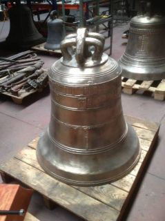 La campana en proceso de restauración en los talleres PALLÁS - Autor: M., M.
