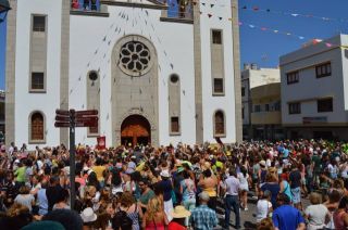 Cientos de personas se congregan en el repique de campanas de La Aldea - Autor: AYUNTAMIENTO DE LA ALDEA