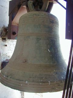 La campana de la Trinidad - Foto Francisco Javier PARRES MORENO - Museu de Guardamar de Segura (23/06/2003)