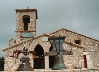 Un dels últims treballs realitzats al 100% per l'entitat, les campanes de l'Ermita de Sant Esteve abans de la restauració