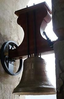 Una de las campanas del Santuario de Nuestra Señora de Monserrate, una vez colocada  (Foto: Luis Miguel G. LOZANO)